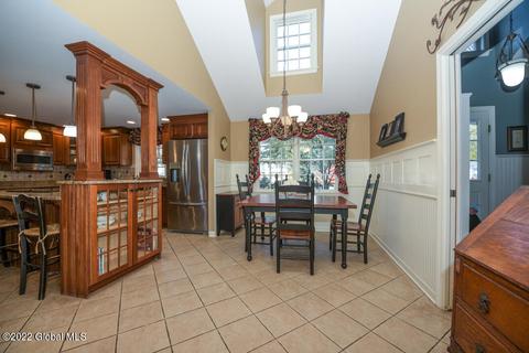 19 Wicklow Ter, Delmar, NY 12054 photo 12