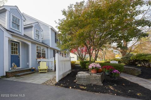 19 Wicklow Ter, Delmar, NY 12054 photo 33