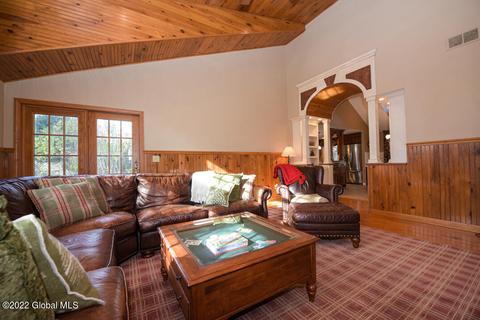 19 Wicklow Ter, Delmar, NY 12054 photo 8