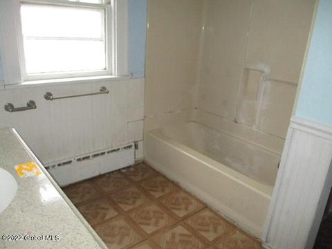 805 Decamp Ave, Schenectady, NY 12309 photo 9
