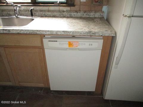 805 Decamp Ave, Schenectady, NY 12309 photo 13