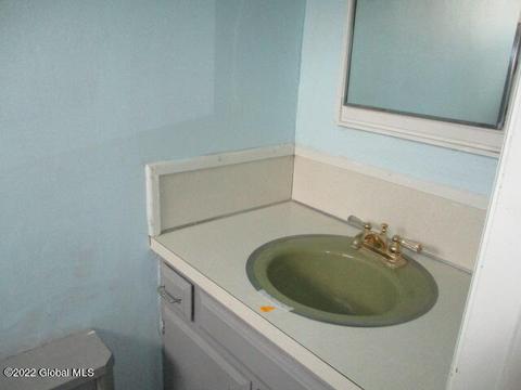 805 Decamp Ave, Schenectady, NY 12309 photo 6