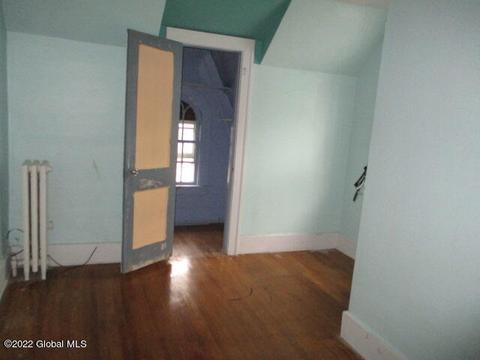 805 Decamp Ave, Schenectady, NY 12309 photo 10