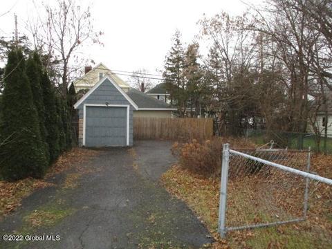 805 Decamp Ave, Schenectady, NY 12309 photo 2