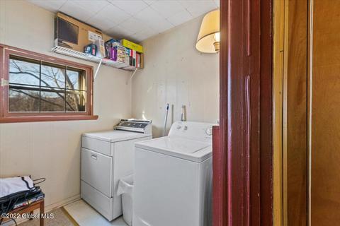 709 River Rd, Glenmont, NY 12077 photo 9