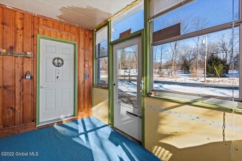 709 River Rd, Glenmont, NY 12077 photo 3