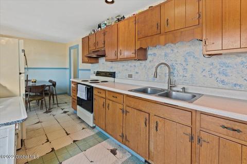 709 River Rd, Glenmont, NY 12077 photo 14