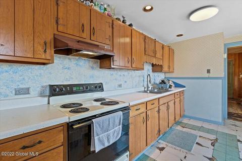 709 River Rd, Glenmont, NY 12077 photo 13