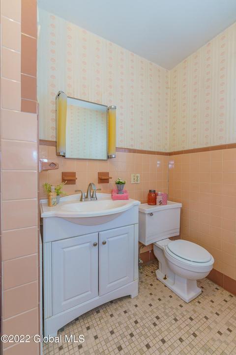 802 Lakewood Ave, Schenectady, NY 12309 photo 28