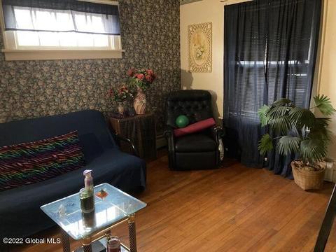 35 Jackson Ave, Schenectady, NY 12304 photo 3