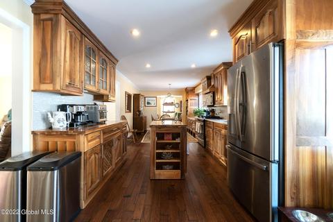 2 Chango Dr, Ballston Lake, NY 12019 photo 5