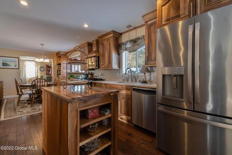 2 Chango Dr, Ballston Lake, NY 12019 photo 13