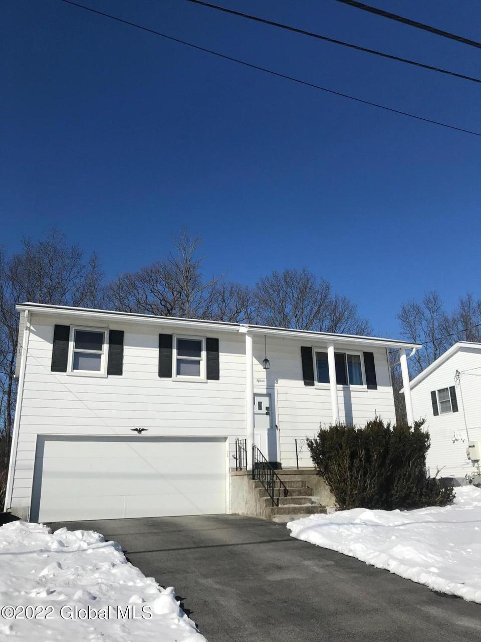 15 Holly Blvd, Scotia, NY 12302 25 Photos MLS 202211288 Movoto