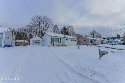 12 Carpenter Dr, Schenectady, NY 12309 photo 4