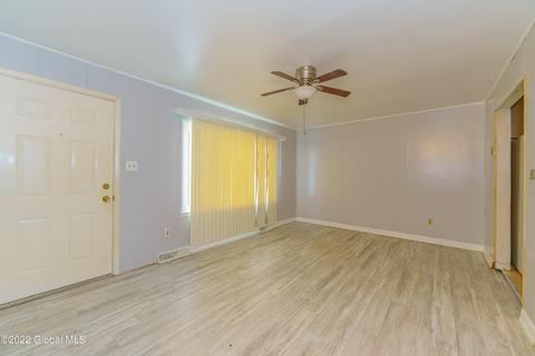 12 Carpenter Dr, Schenectady, NY 12309 photo 7