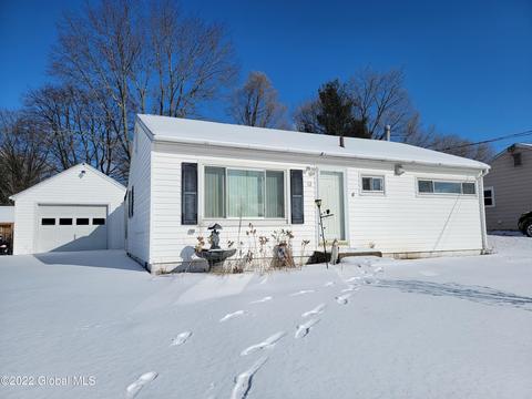 12 Carpenter Dr, Schenectady, NY 12309 photo 1