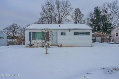 12 Carpenter Dr, Schenectady, NY 12309 photo 2