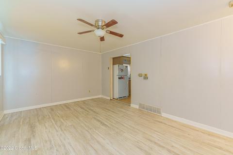 12 Carpenter Dr, Schenectady, NY 12309 photo 6