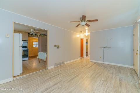 12 Carpenter Dr, Schenectady, NY 12309 photo 9