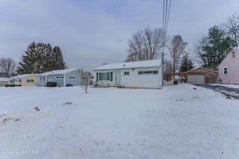 12 Carpenter Dr, Schenectady, NY 12309 photo 3