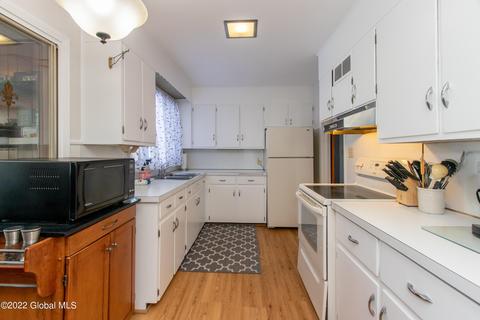 1331 Keyes Ave, Schenectady, NY 12309 photo 9