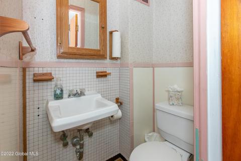 1331 Keyes Ave, Schenectady, NY 12309 photo 18