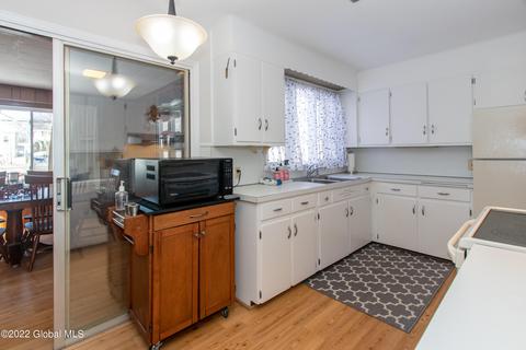 1331 Keyes Ave, Schenectady, NY 12309 photo 10