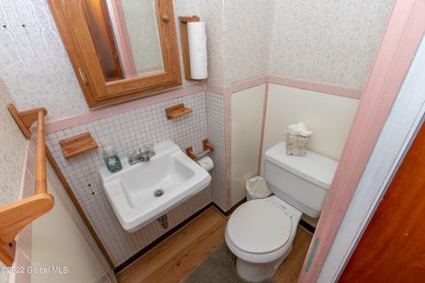 1331 Keyes Ave, Schenectady, NY 12309 photo 17