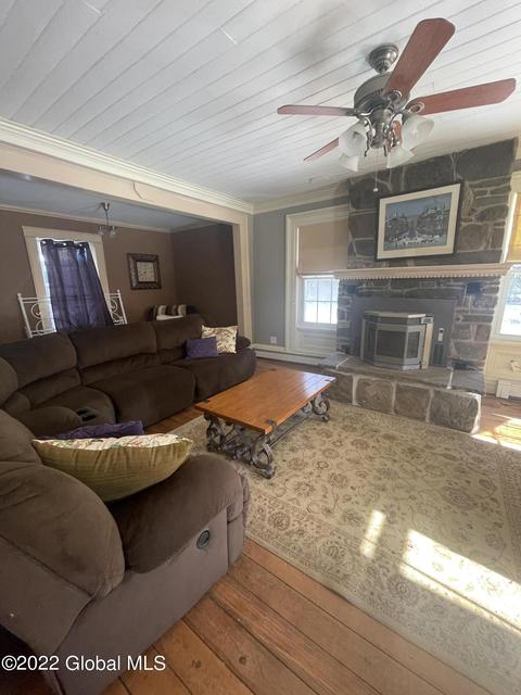 571 W Lykers Rd, Sprakers, NY 12166 photo 4