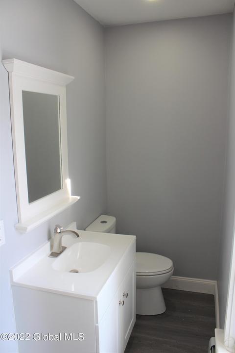 36 Chiswell St, Schenectady, NY 12304 photo 15