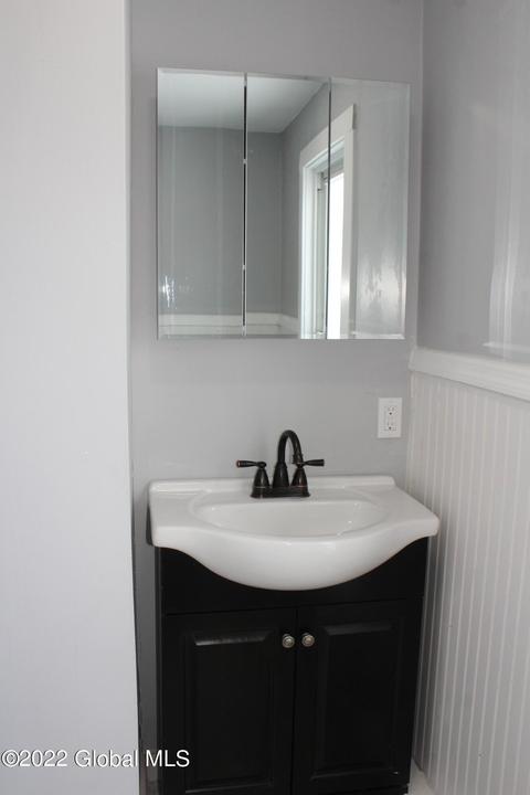 36 Chiswell St, Schenectady, NY 12304 photo 23