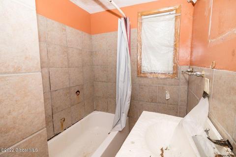 123 Furman St, Schenectady, NY 12304 photo 10