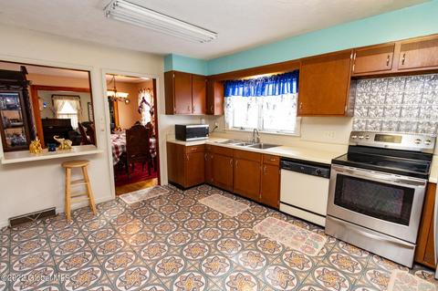 202 Elm St, Cobleskill, NY 12043 photo 8
