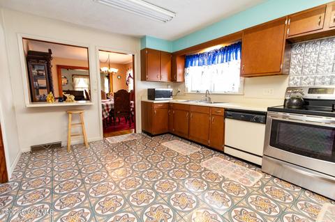 202 Elm St, Cobleskill, NY 12043 photo 7