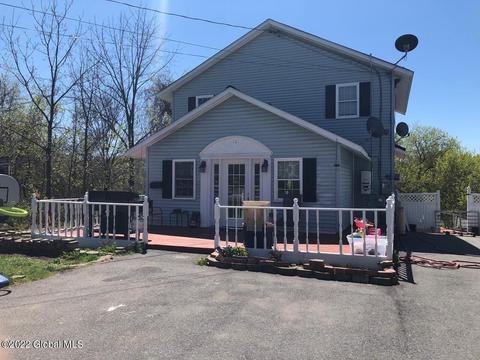 26 Saint Clair St, Ticonderoga, NY 12883