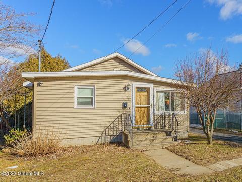 2073 Oaklawn Ave, Schenectady, NY 12306 photo 1