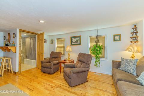 2073 Oaklawn Ave, Schenectady, NY 12306 photo 5