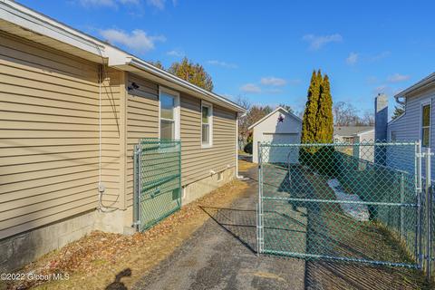 2073 Oaklawn Ave, Schenectady, NY 12306 photo 16