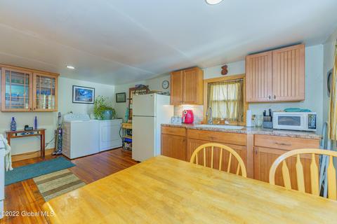 2073 Oaklawn Ave, Schenectady, NY 12306 photo 9
