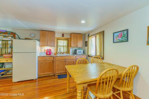 2073 Oaklawn Ave, Schenectady, NY 12306 photo 8