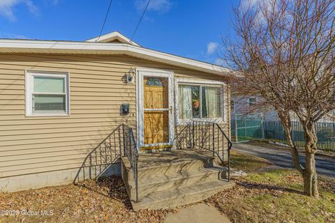 2073 Oaklawn Ave, Schenectady, NY 12306 photo 2
