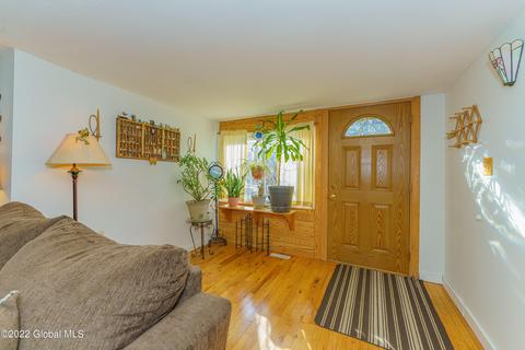 2073 Oaklawn Ave, Schenectady, NY 12306 photo 3