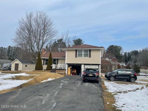 2 Daphne Dr, Glenville, NY 12302 photo 1