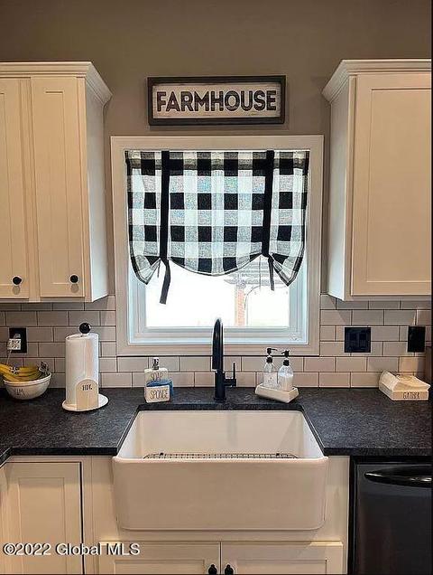 103 Memory Ln, Perth, NY 12025 photo 5