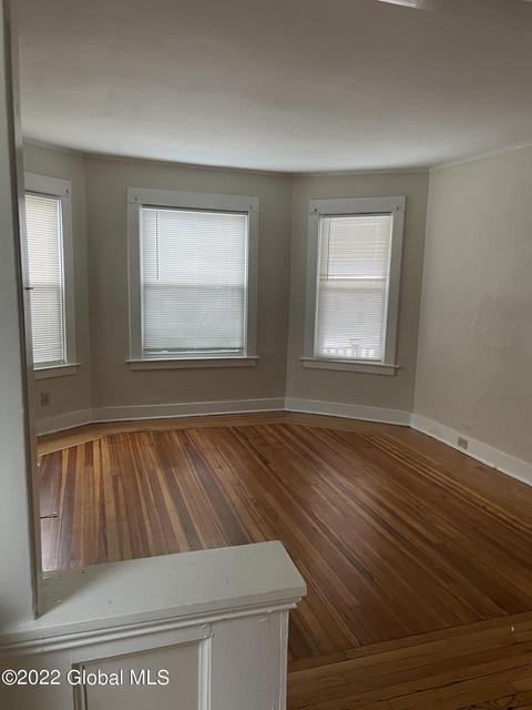1040 Keyes Ave, Schenectady, NY 12309 photo 2
