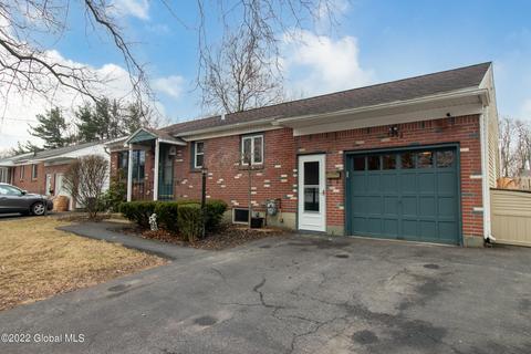 3252 Mcdonald Ave, Schenectady, NY 12304 photo 4