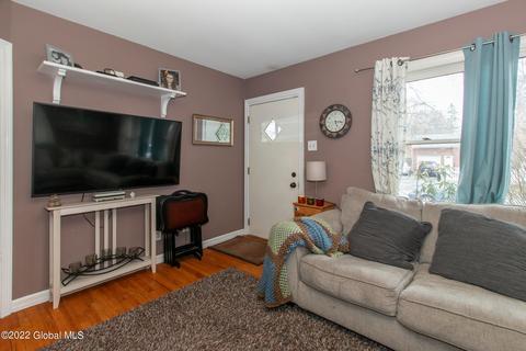 3252 Mcdonald Ave, Schenectady, NY 12304 photo 6