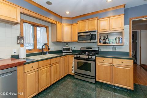 3252 Mcdonald Ave, Schenectady, NY 12304 photo 11