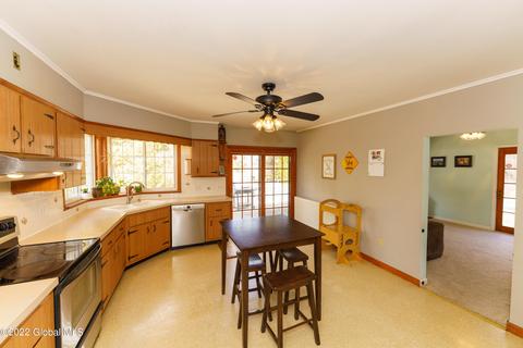 27 Werner Rd, Halfmoon, NY 12065 photo 6