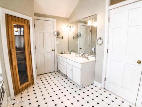125 E Poplar Dr, Delmar, NY 12054 photo 27